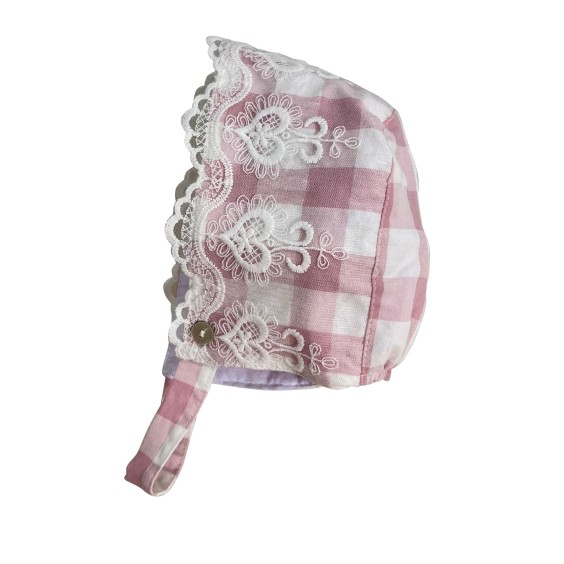 Bonnet � carreaux rose avec tule