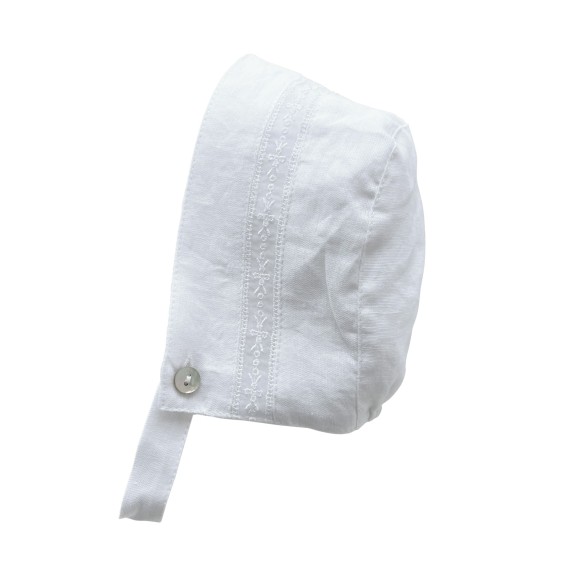 White linen bonnet White linen bonnet