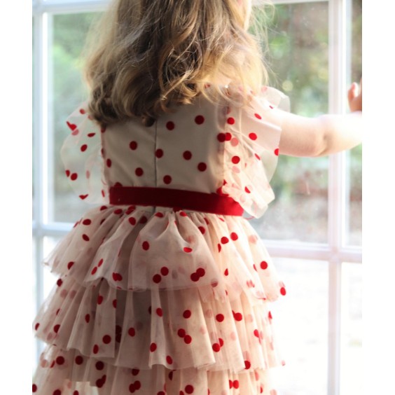 Vestido em tule creme com pintas bordeaux