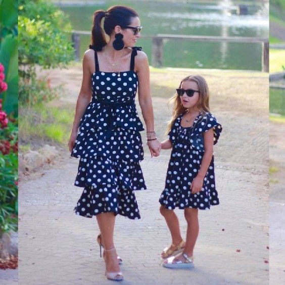 Vestido preto com bolas