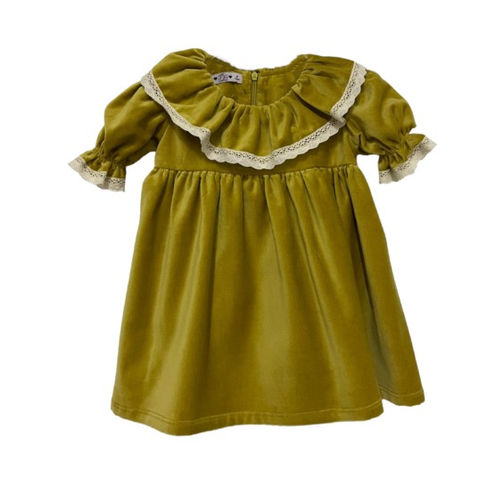 Robe en velours moutarde avec dentelle