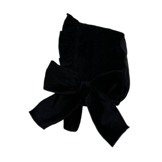 Black velvet bonnet