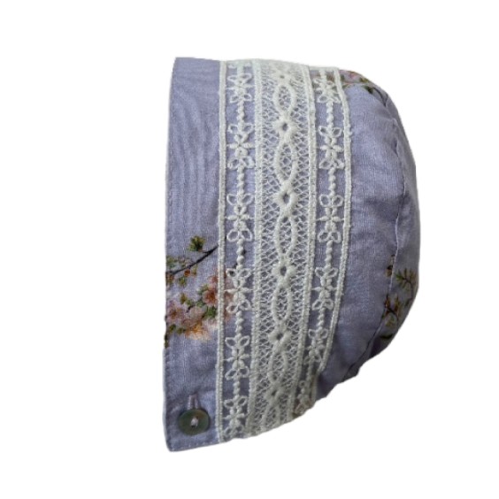 Lilac bonnet Lilac bonnet