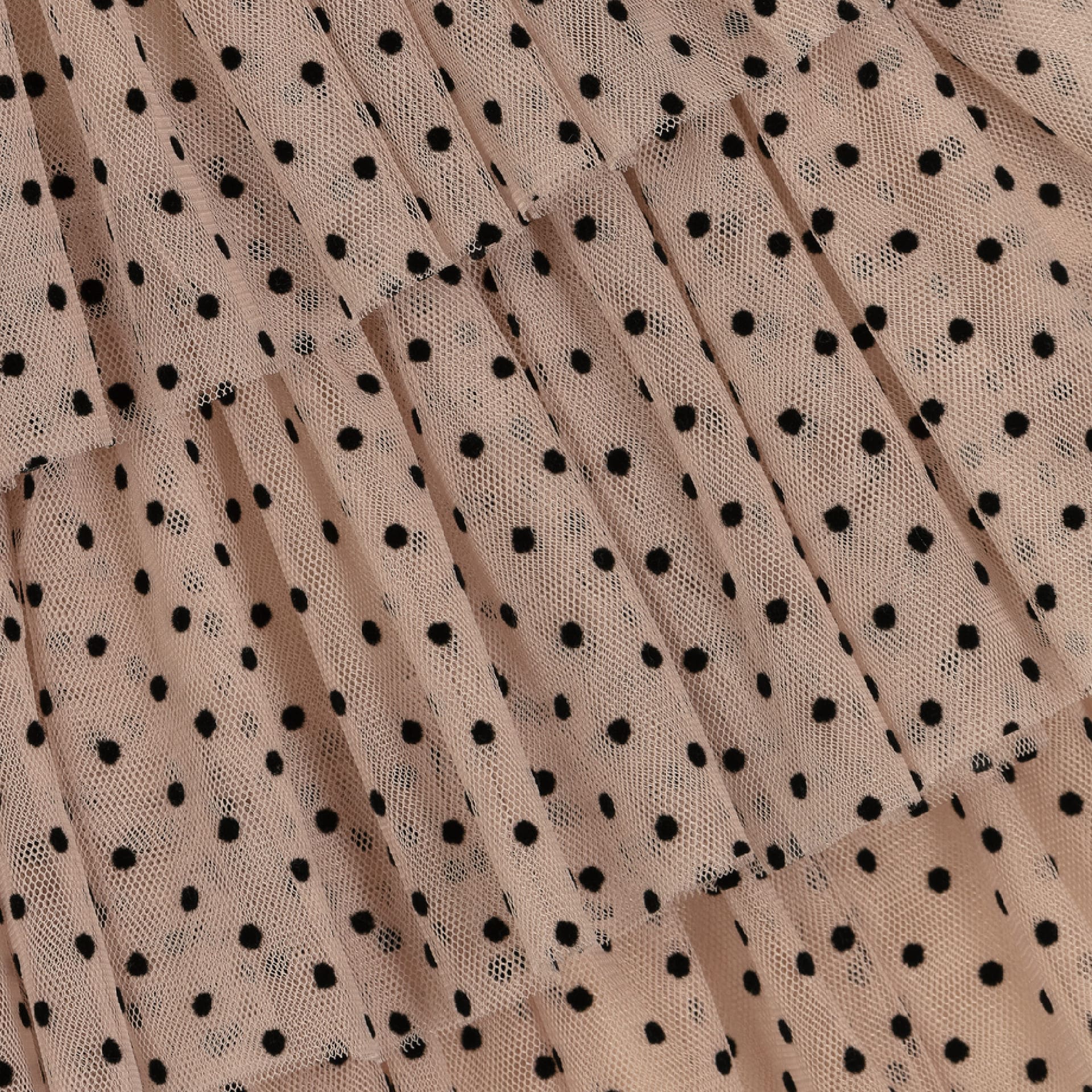 Robe en tulle à pois noirs