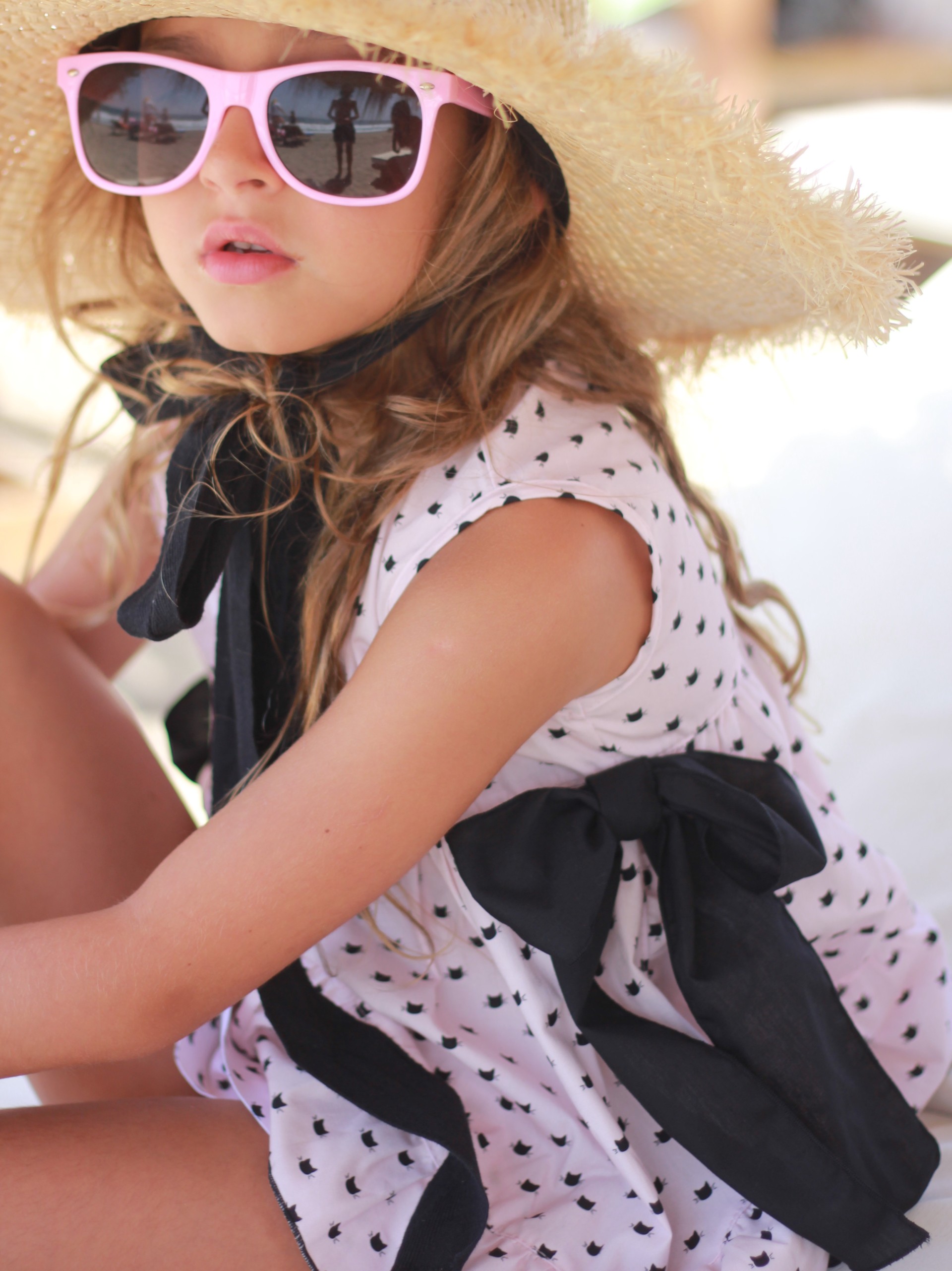 Cats two bows tunic