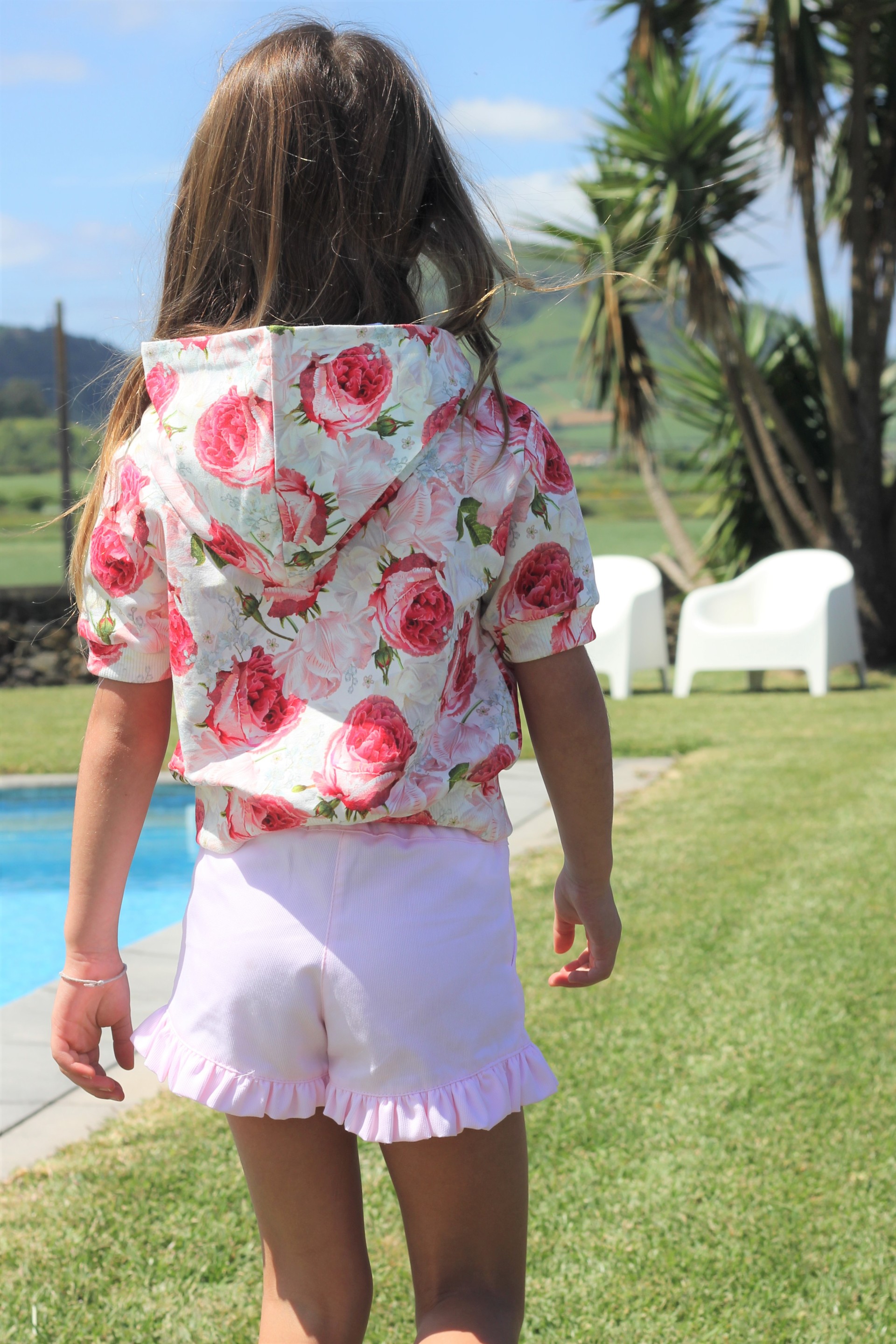 Sweat à capuche pivoines