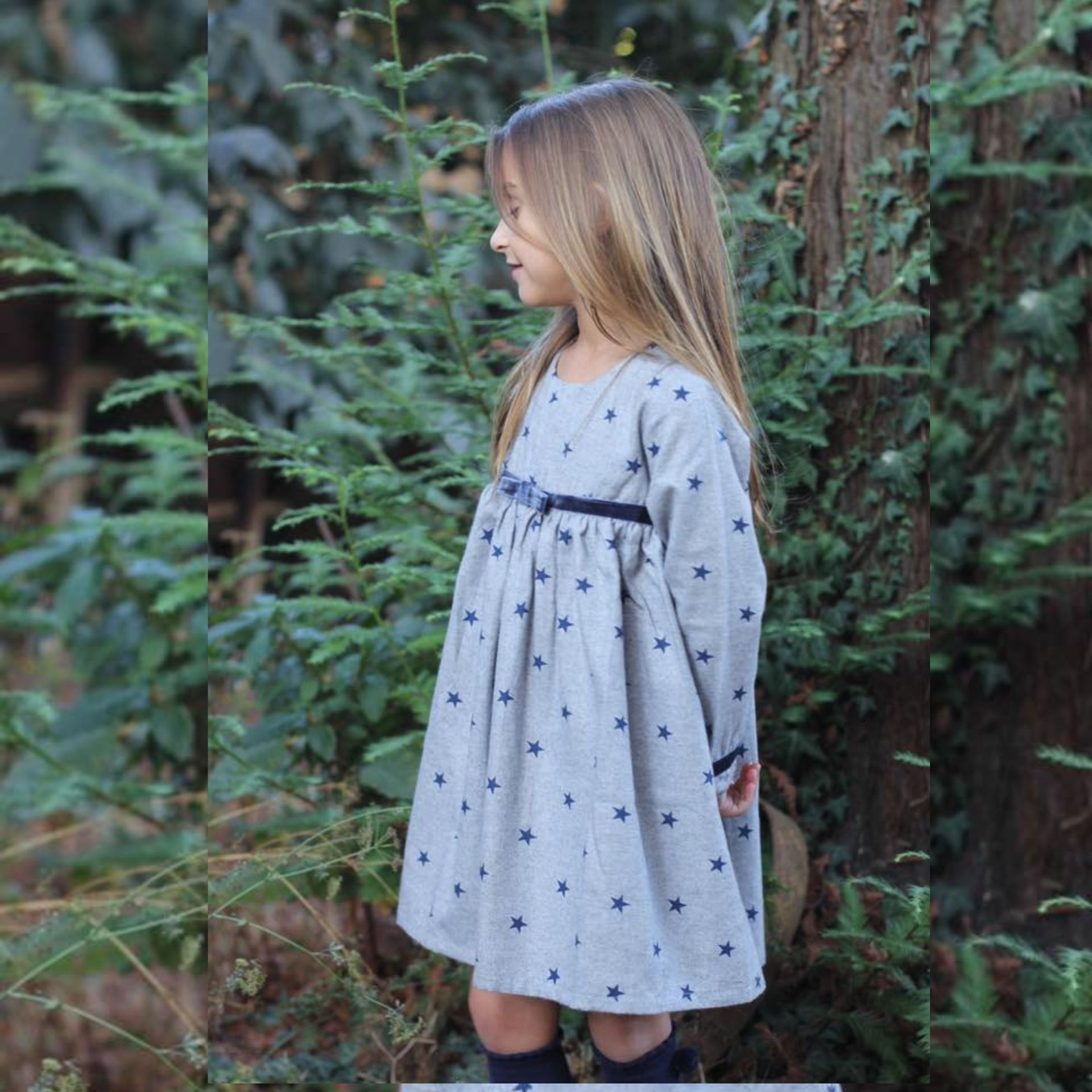 Vestido Cinzento com estrelas azuis