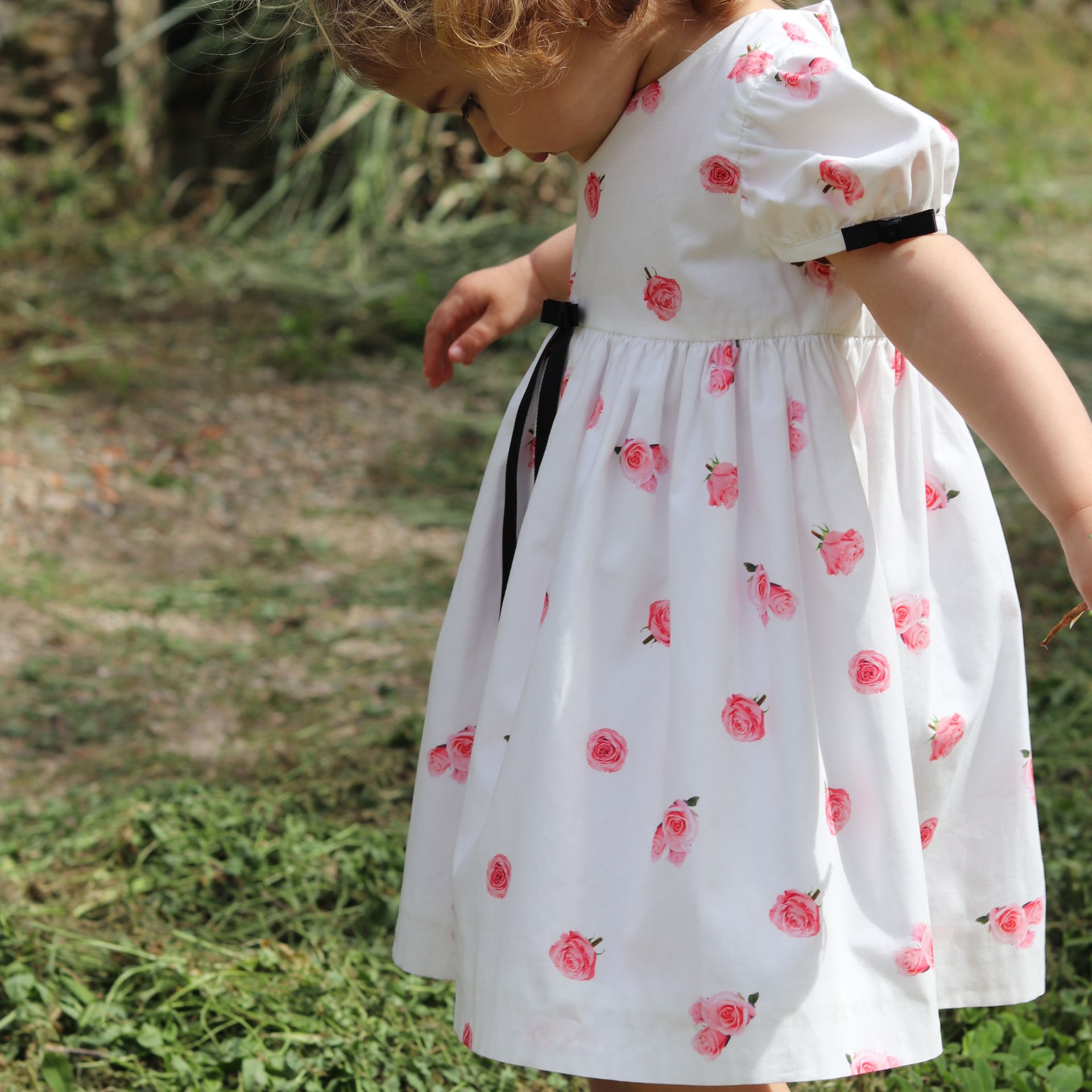 Vestido Clássico Rosas Cor de Rosa