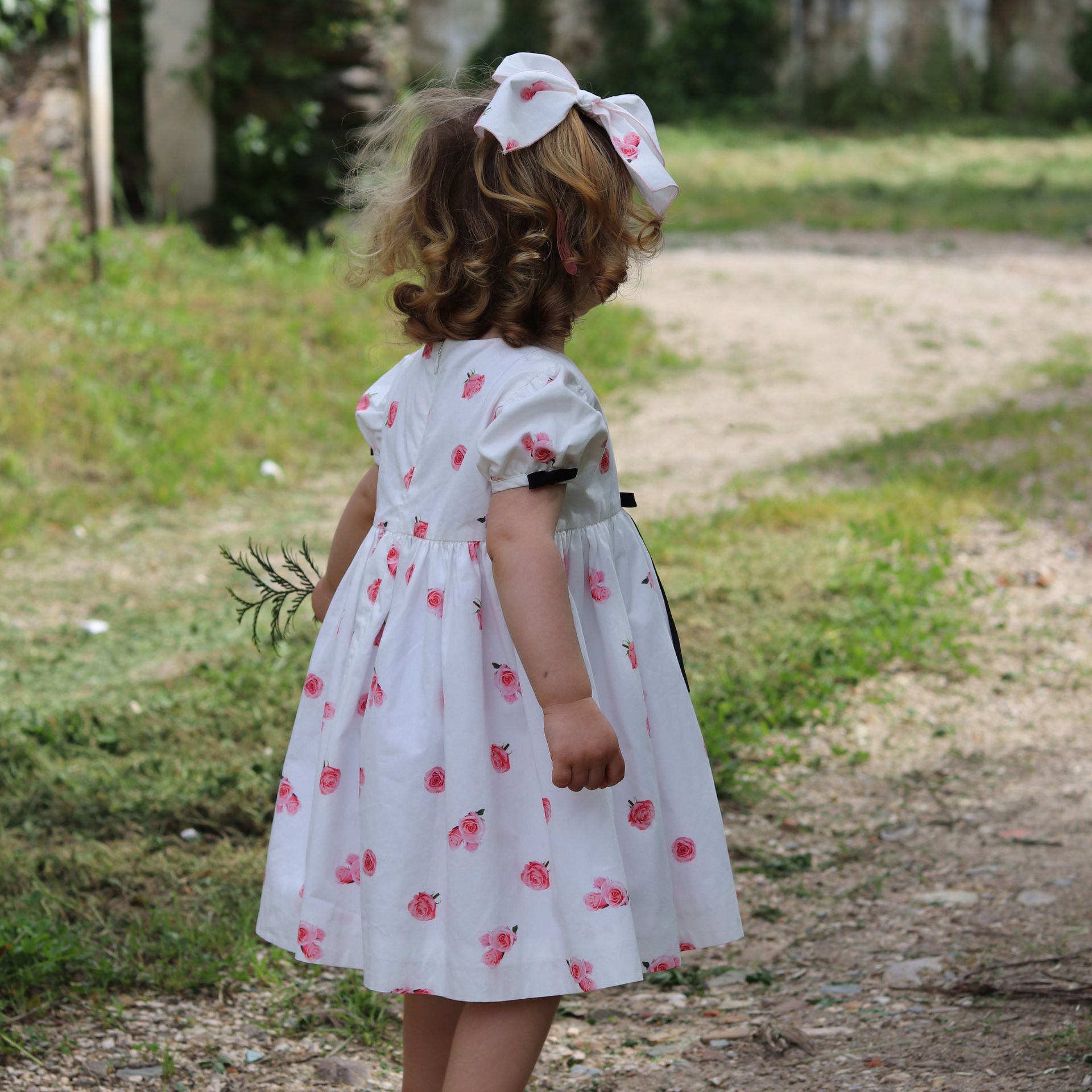 Vestido Clássico Rosas Cor de Rosa