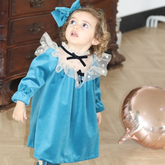 Vestido veludo azul noite com tule com tule