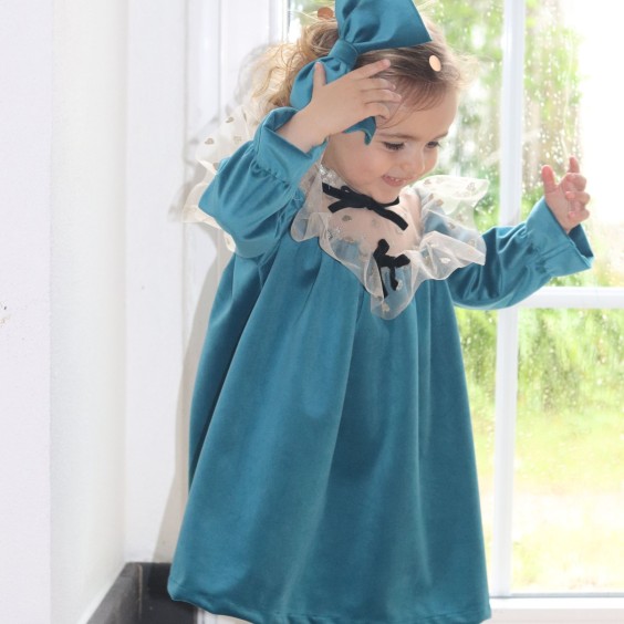 Vestido veludo azul noite com tule com tule