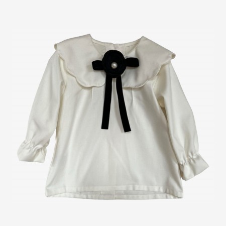 Blusa Cru com Lao Veludo Preto e flor