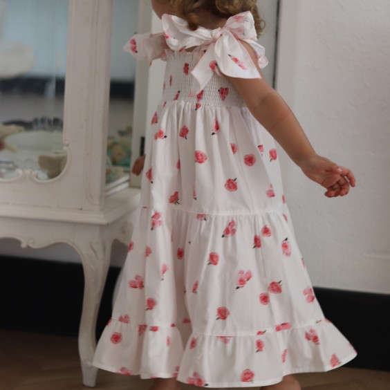 Robe mi-longue roses roses