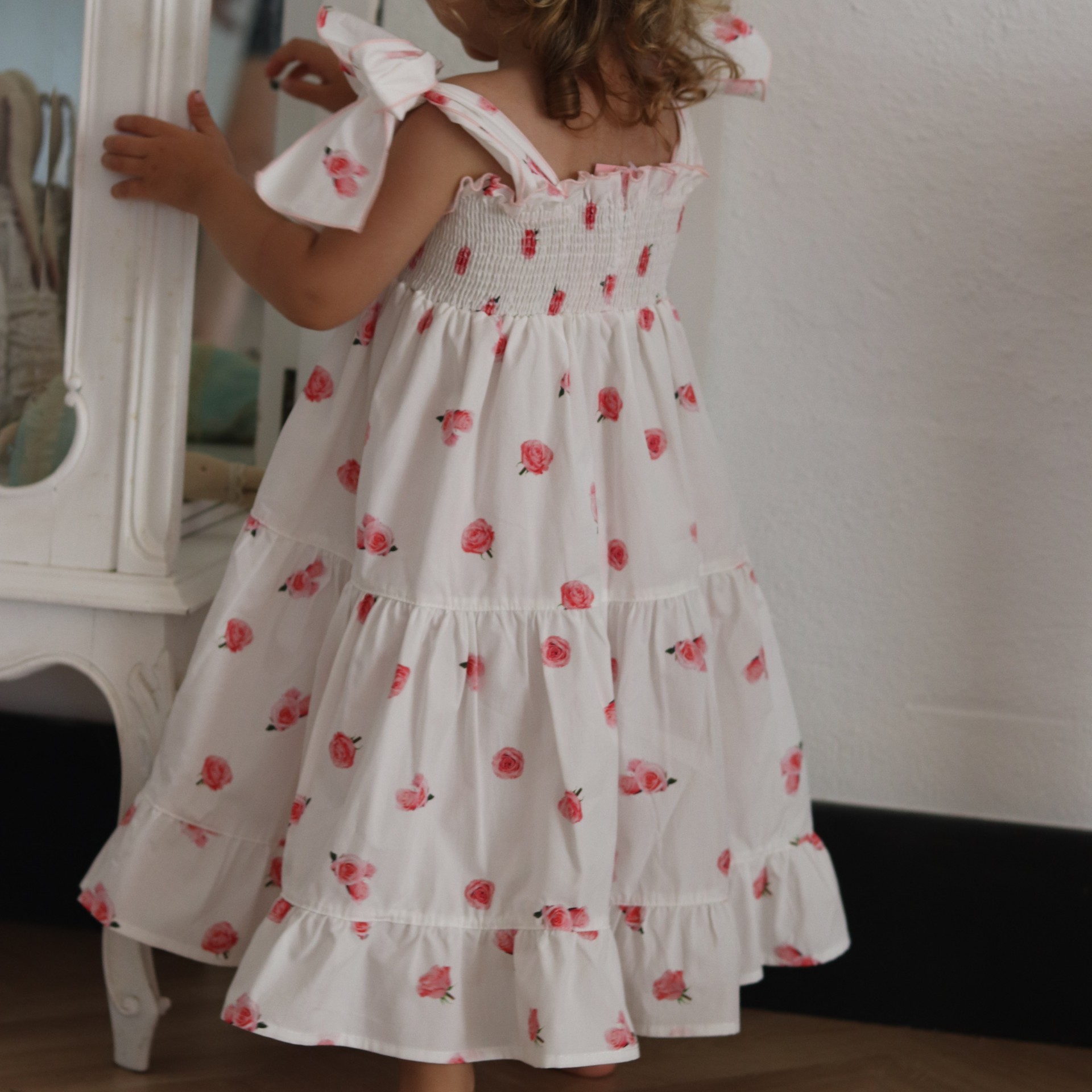Vestido Midi Rosas Cor de Rosa