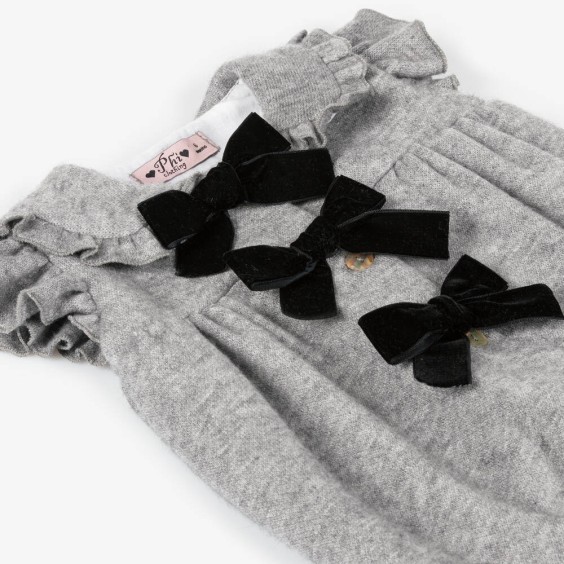 Macaco malha cinzenta  com laos