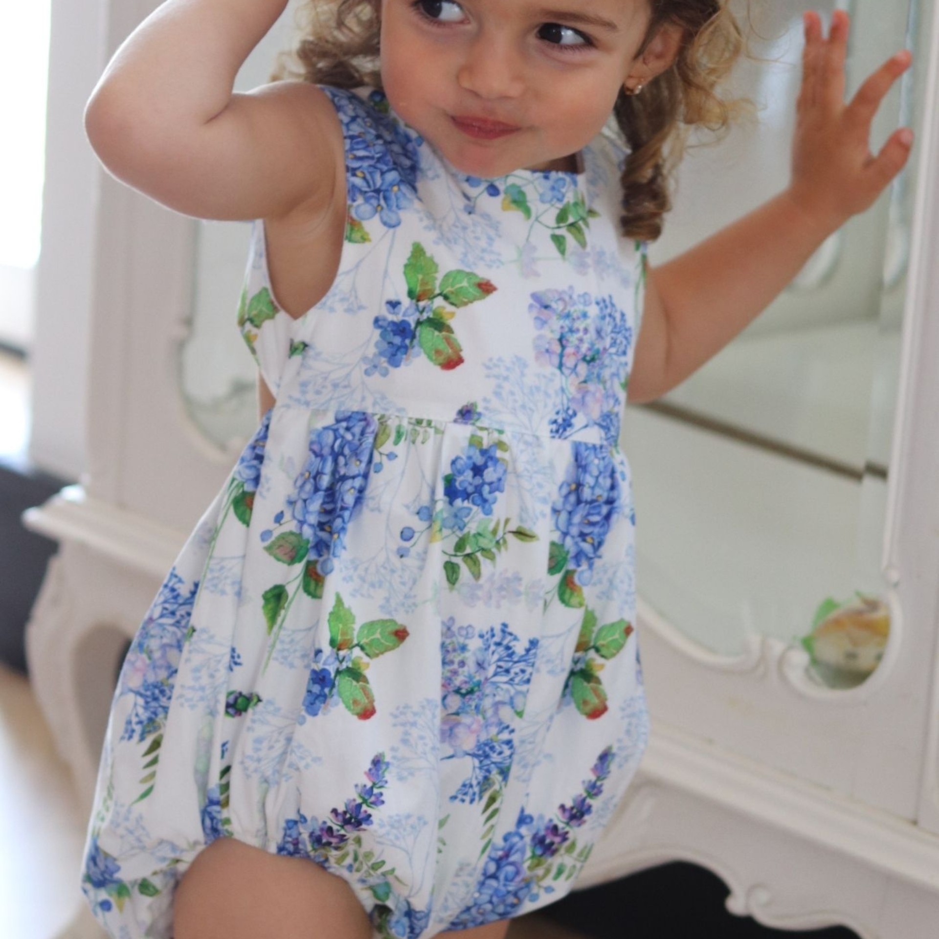 Fofo glicinias com laço azul