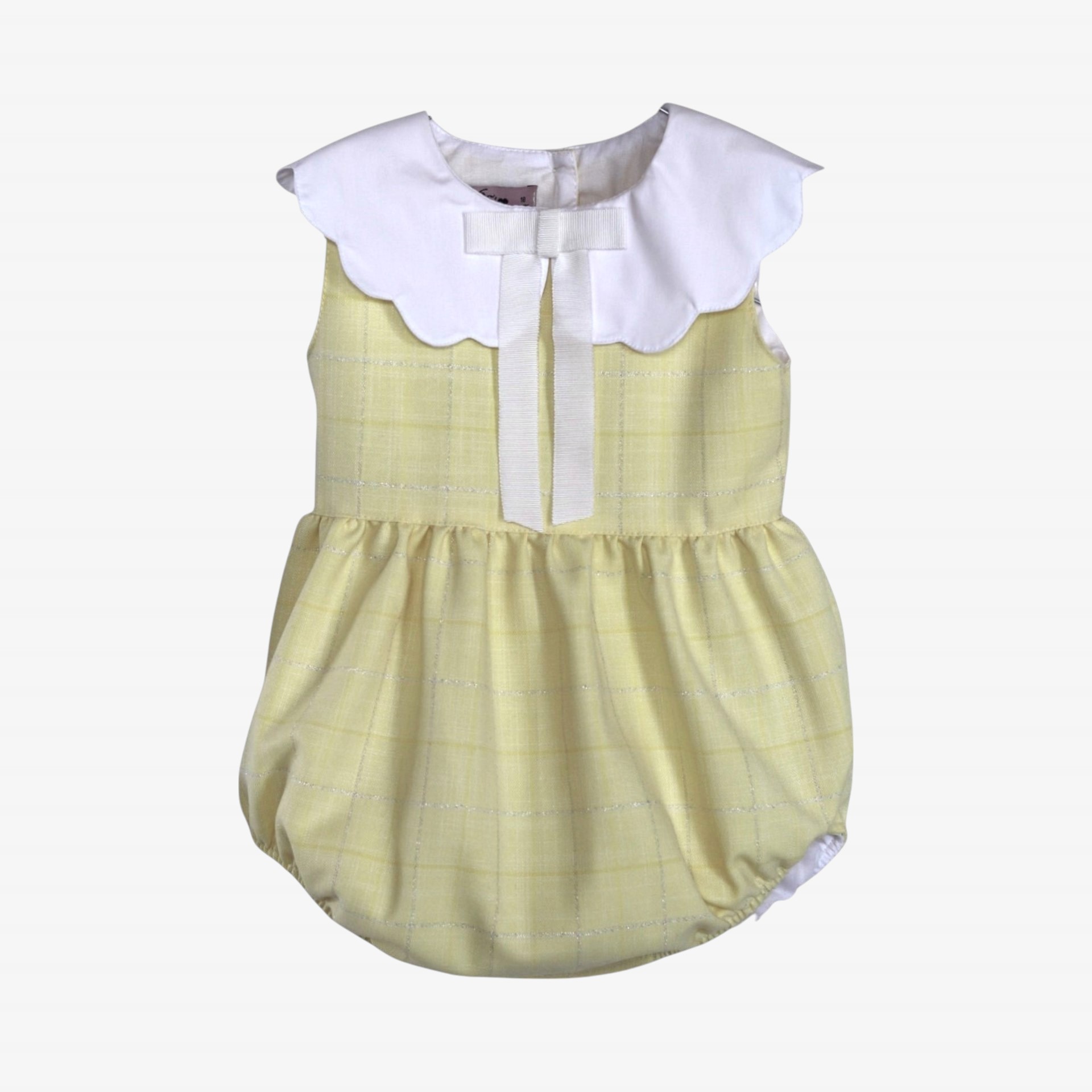 Fofo amarelo com lao