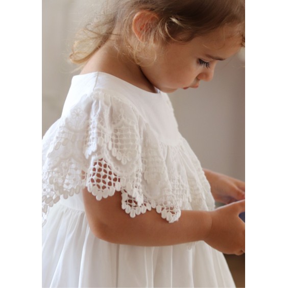 Vestido cru com renda