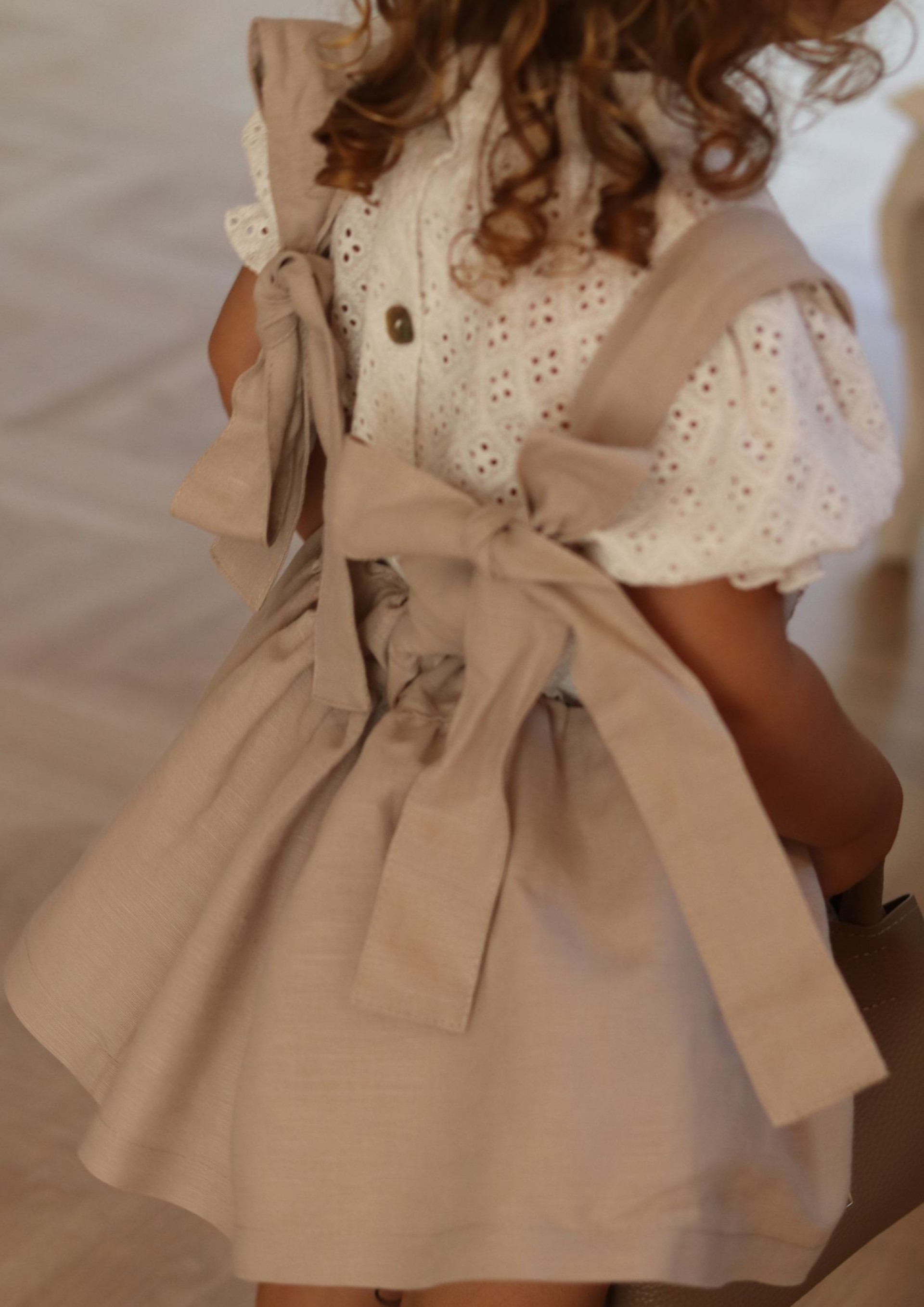 Saia com alças linho creme