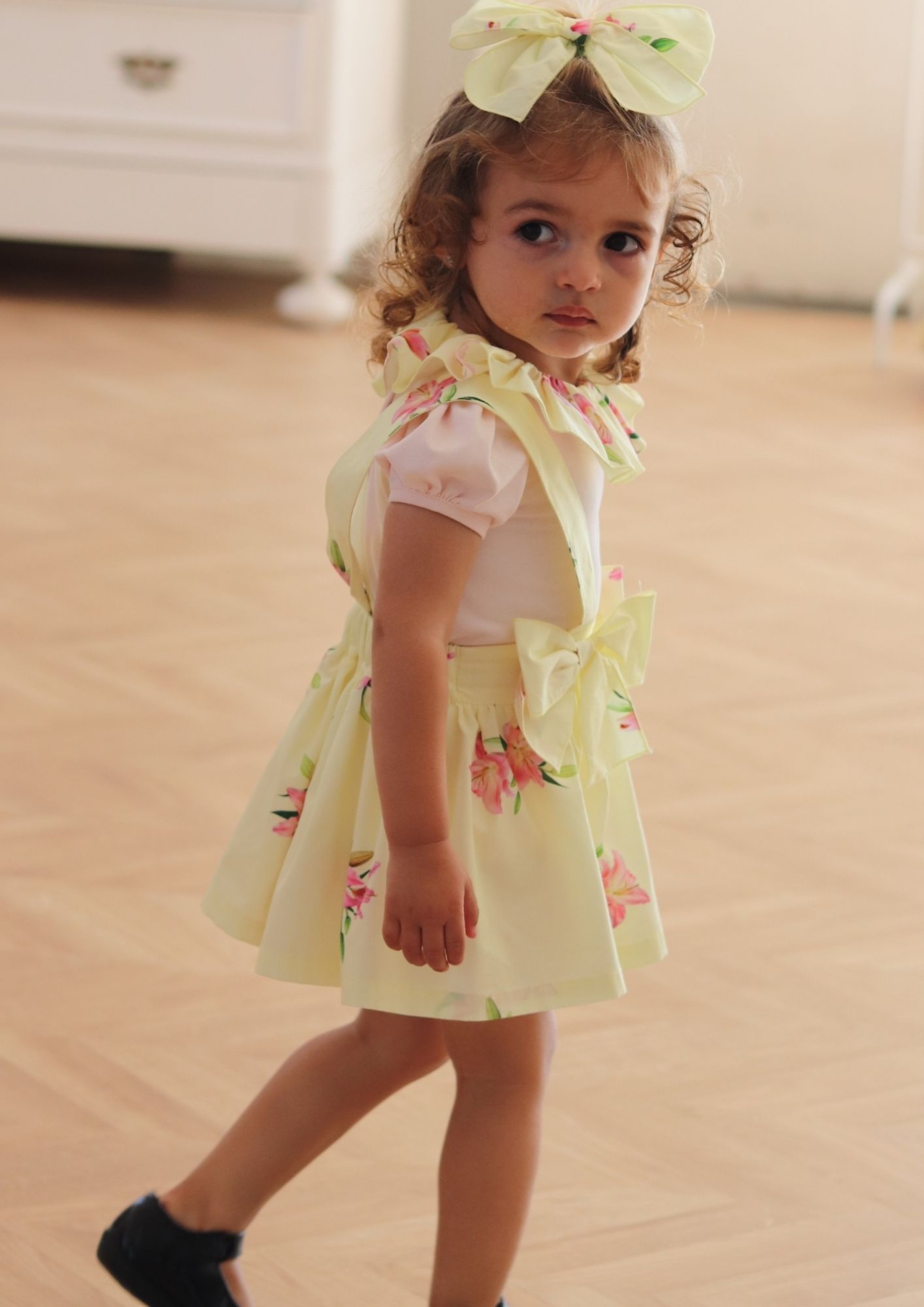 Saia lírios com alças