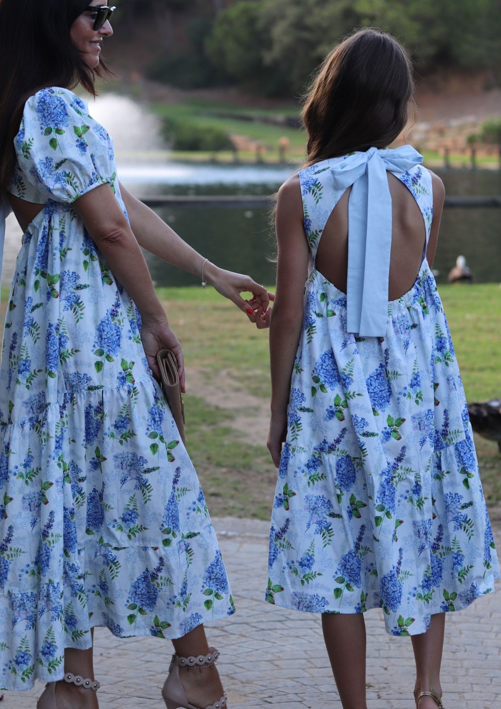 Vestido glicínias laço atrás