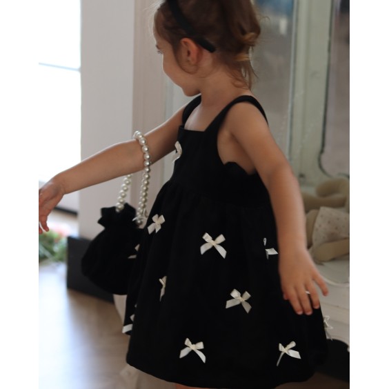 Vestido preto com la�os