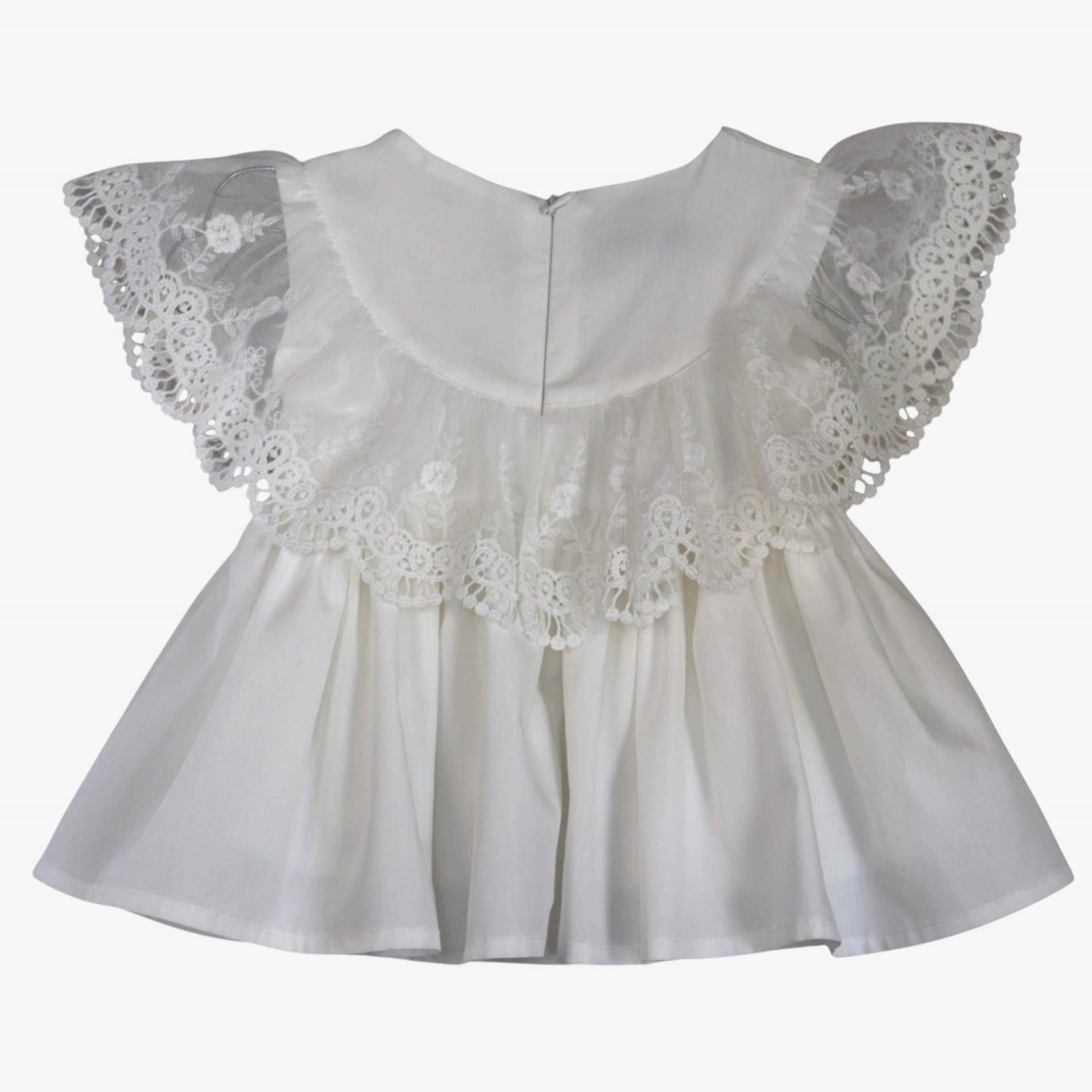 Ivory blouse with tulle lace.