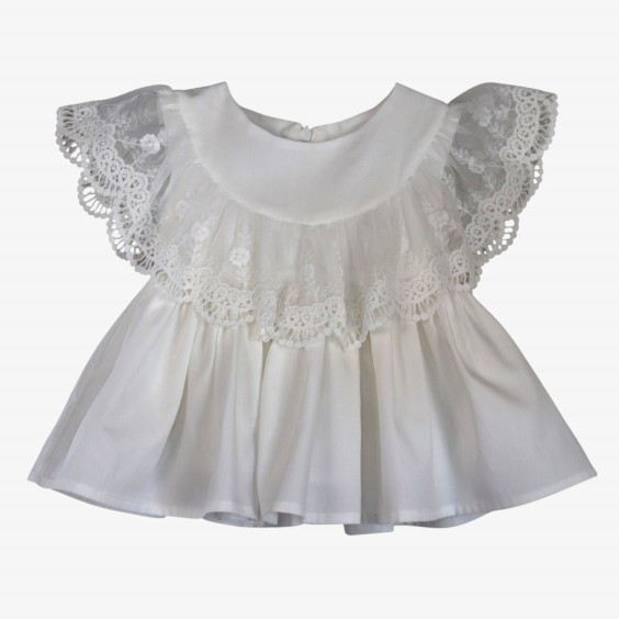 Ivory blouse with tulle lace.