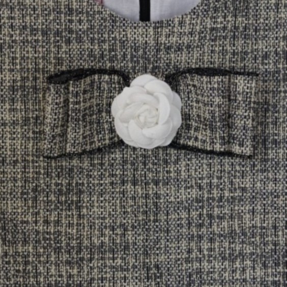 Robe en tweed noir avec n�ud et cam�lia