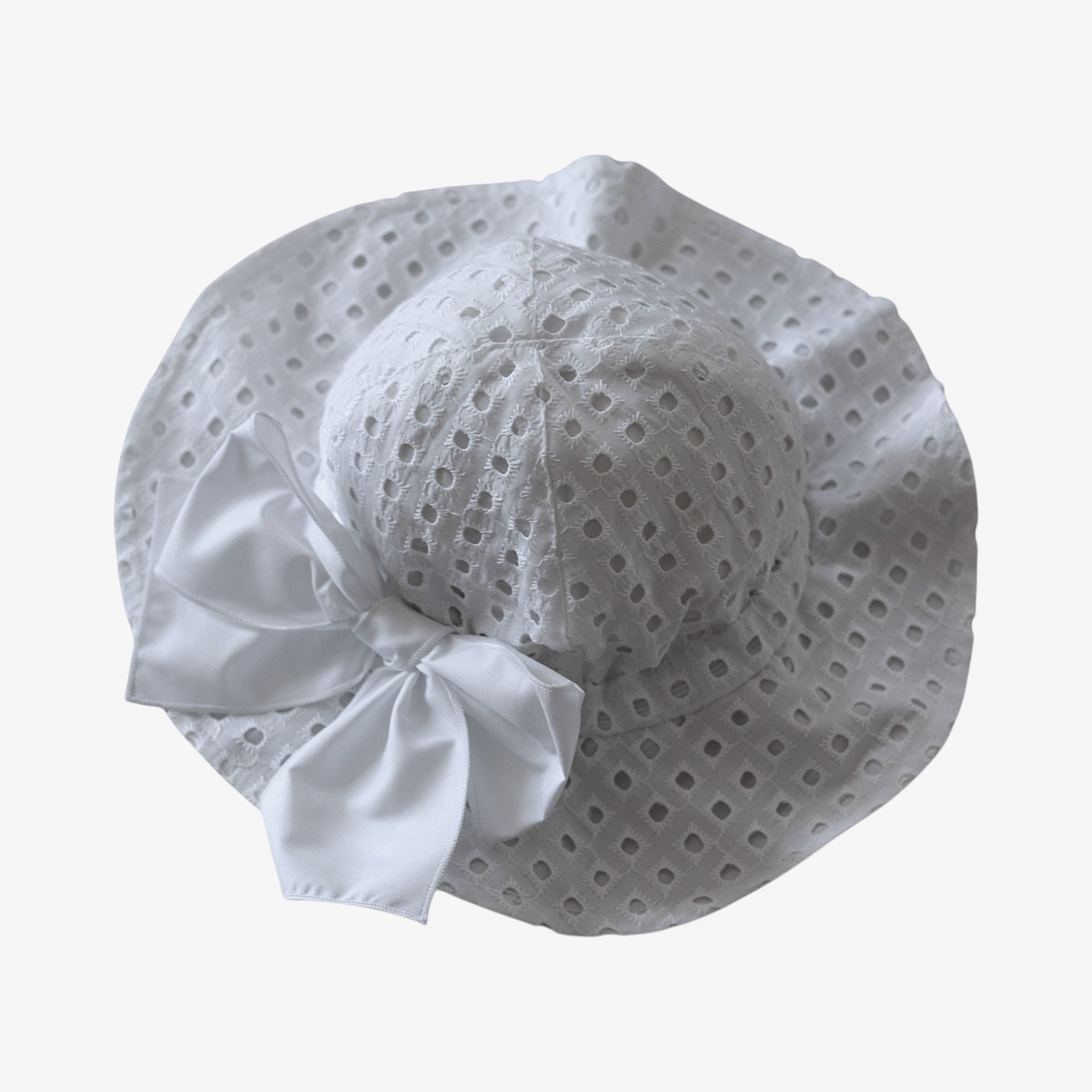 White hat with English embroidery