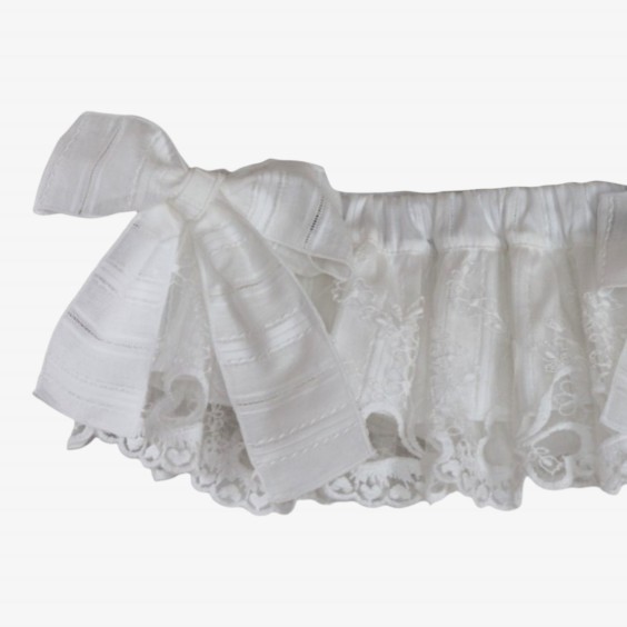 Tapa Fraldas bodado branco com tule