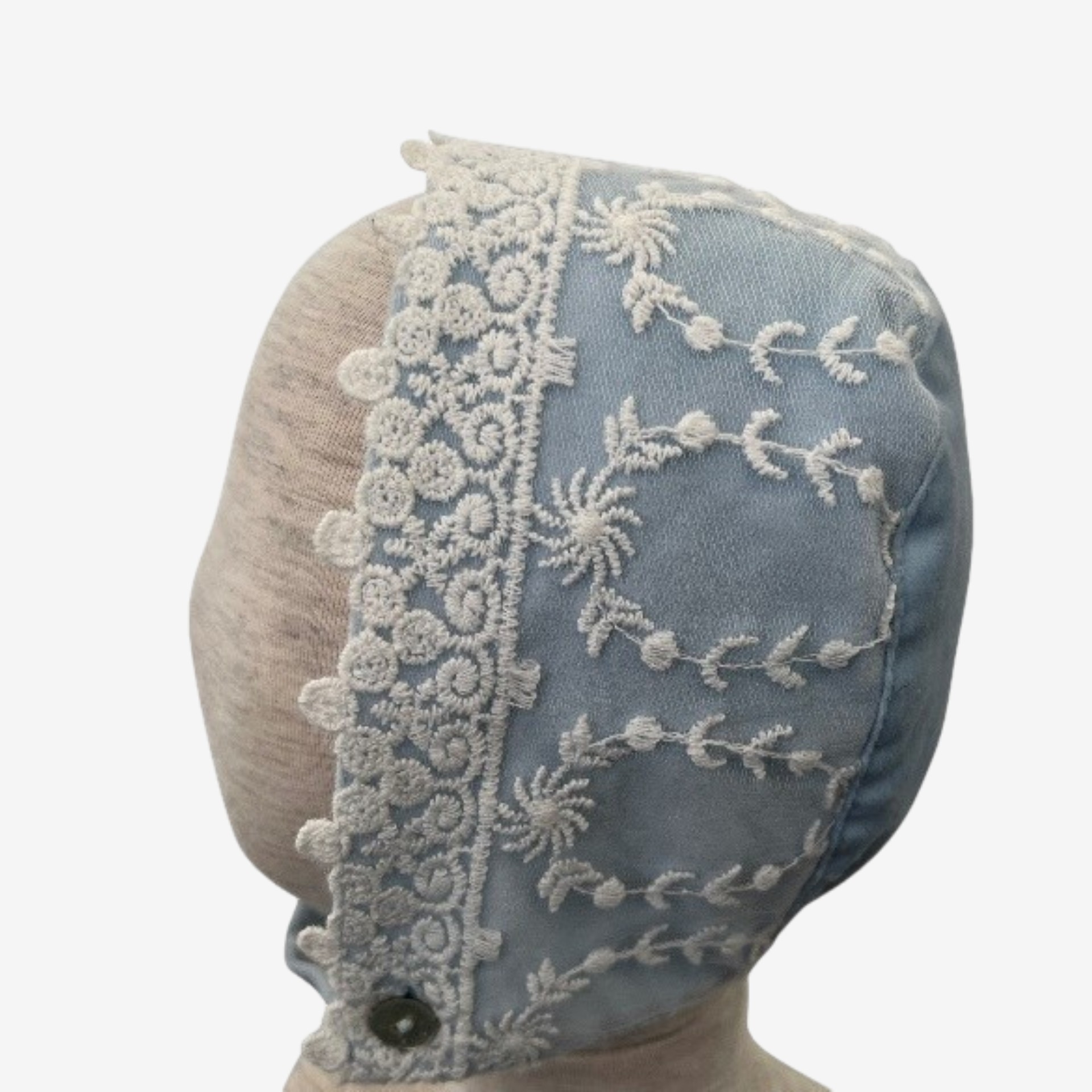 Bonnet en velours bleu avec tulle