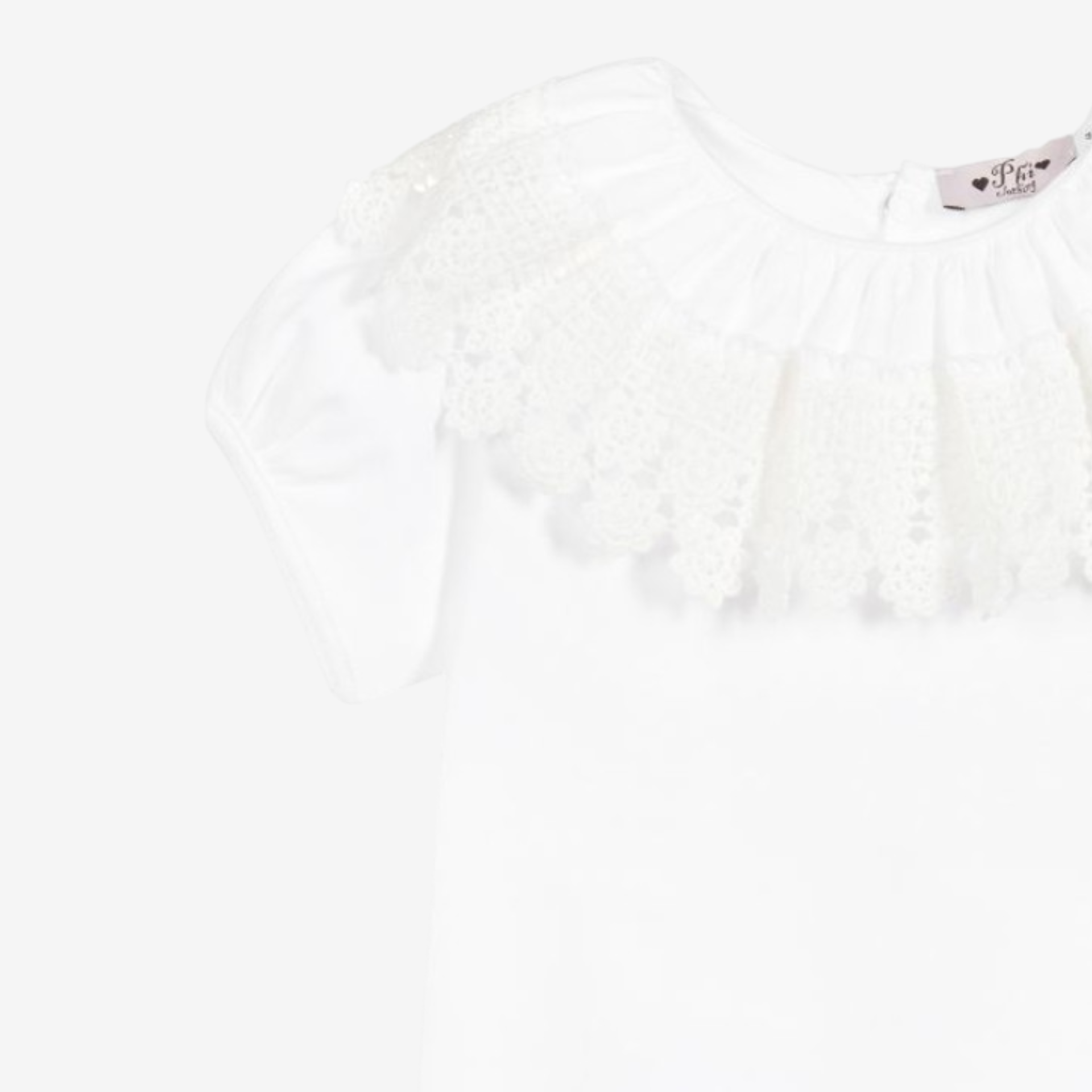 White body/T-shirt with lace collar