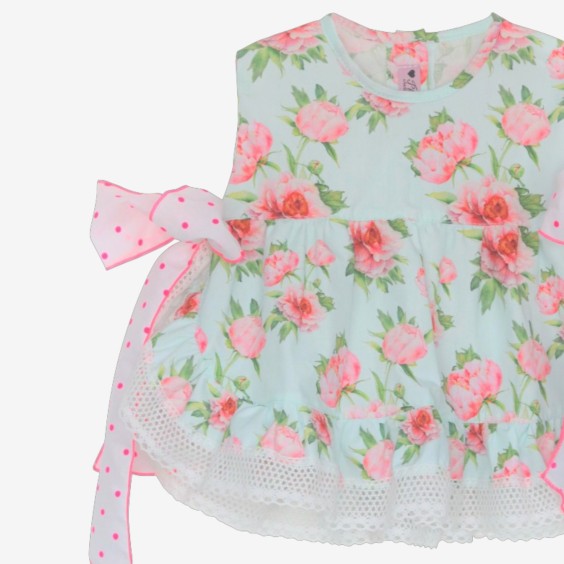 Blusa menta com pe�nias rosa com la�os