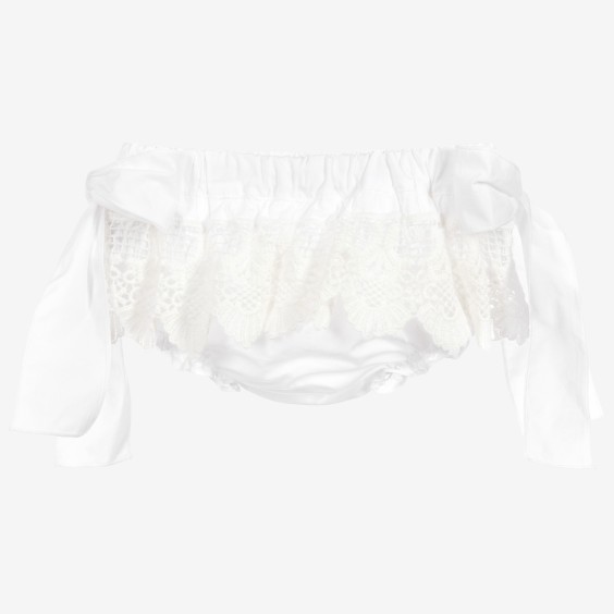 Whitebloomer  with lace. 