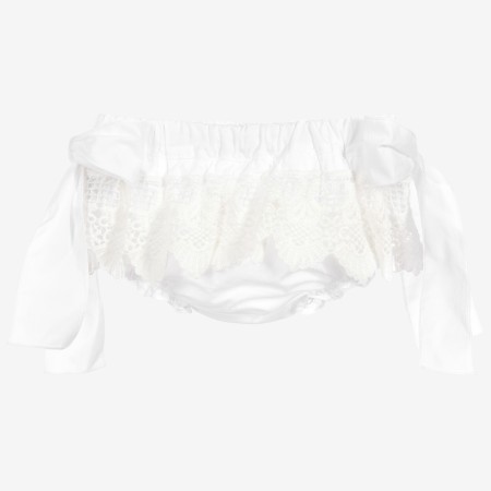 Whitebloomer  with lace. 