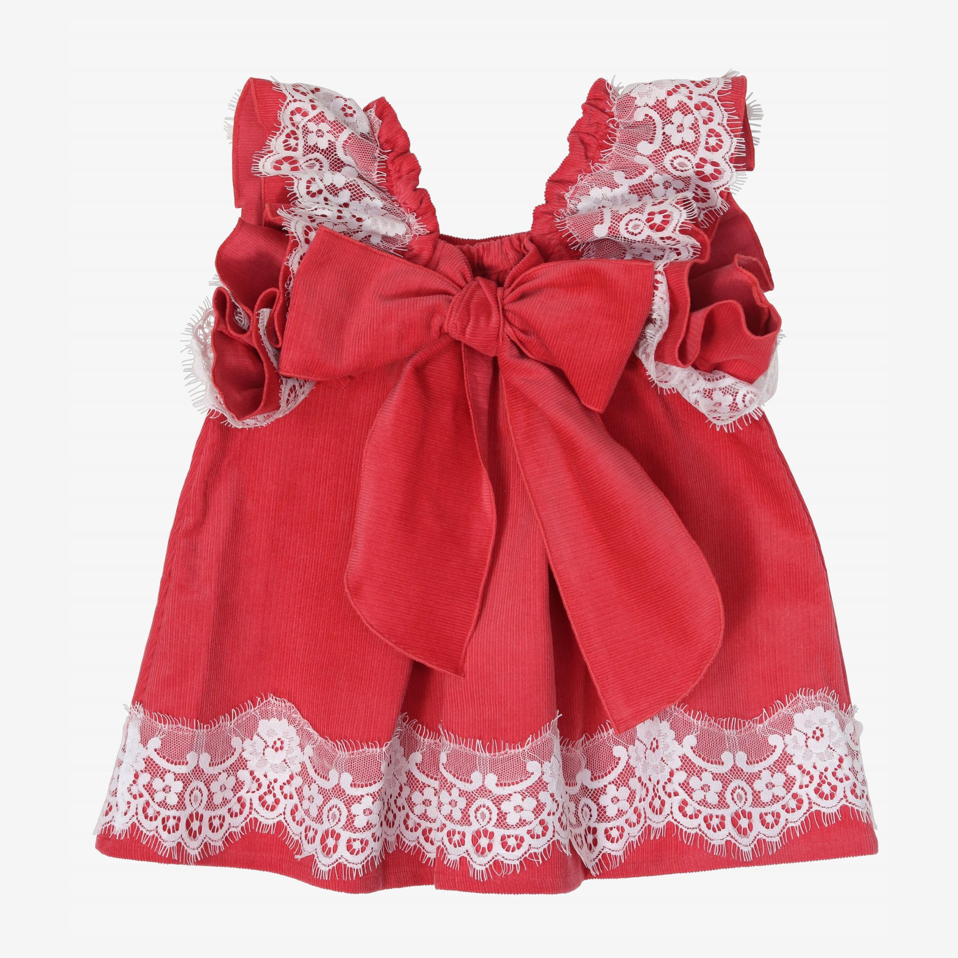 Robe en velours côtelé corail avec dentelle.
