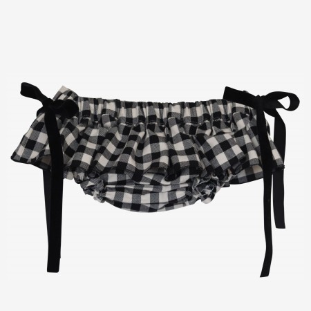 Black and off-white square bloomer with black velvet bows. Black and off-white square bloomer with black velvet bows.
