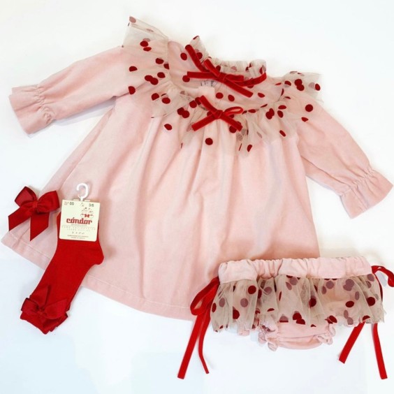 Robe en velours rose avec tulle