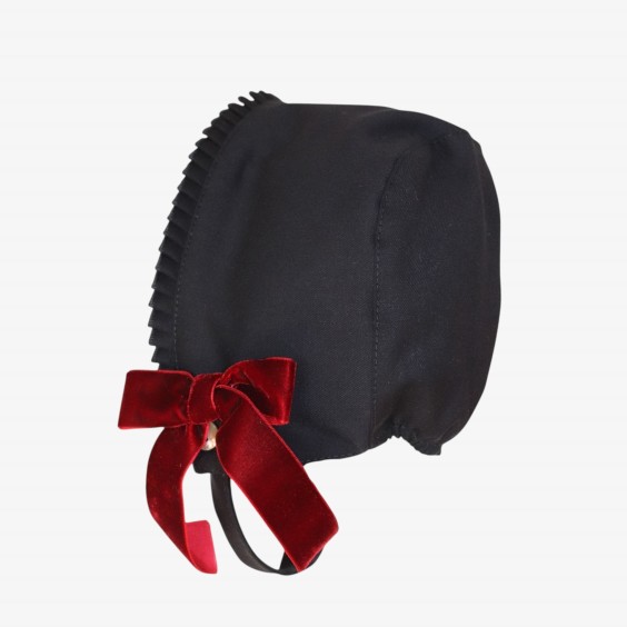 Navy blue bonnet